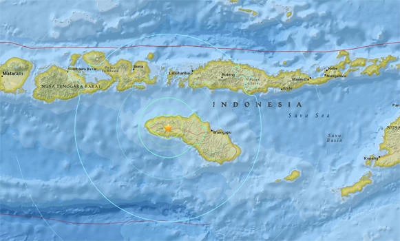 Magnitude 6.5 quake strikes eastern Indonesia