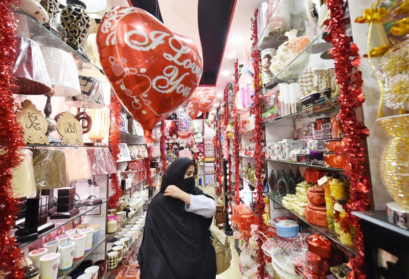 Avoid Valentine’s Day: Pakistani president