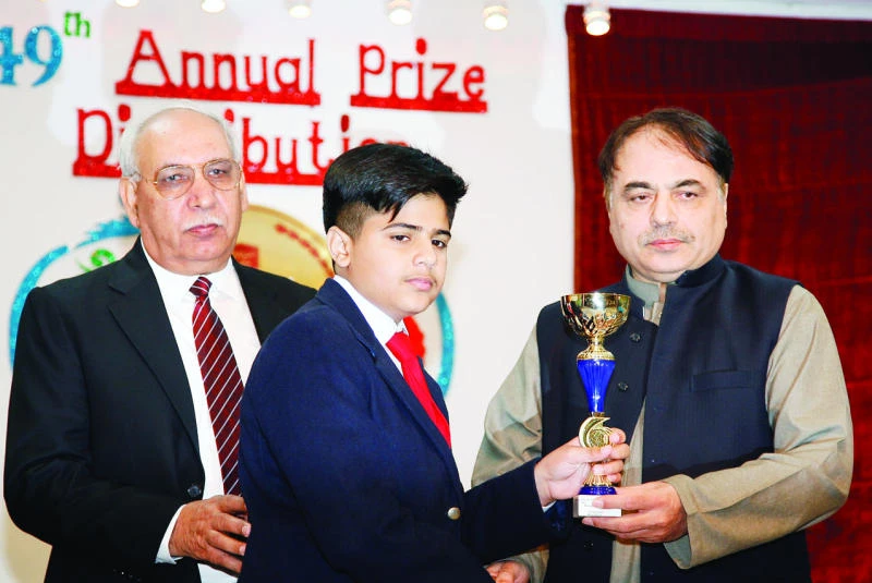 Pakistan school felicitates best students in Alkhobar
