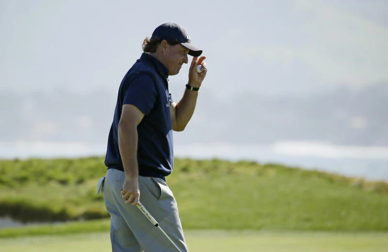 Mickelson shoots tidy 66 to take lead at Pebble Beach