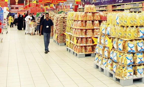 Experts: Rising prices will hit middle-income group hard
