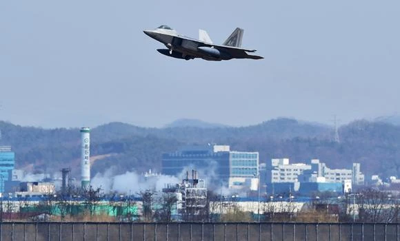 Show of Force: US F-22 stealth fighters fly over South Korea