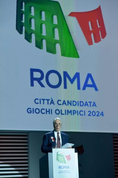 Olympics: 2024 Games candidates unveil their plans