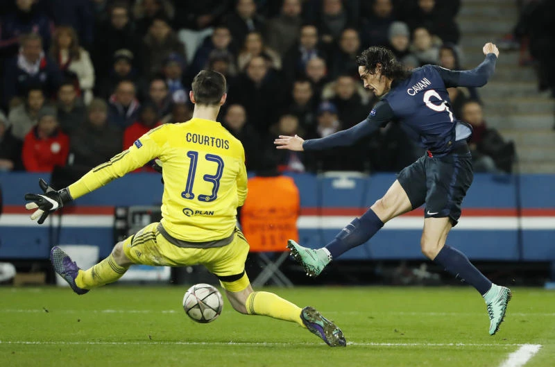 Cavani scores as PSG gives Chelsea the blues
