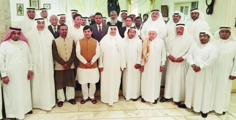India honors Saudi Haj guides for excellent service