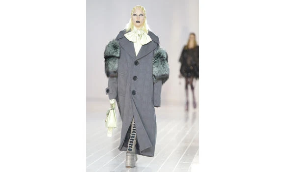 Lady Gaga shines in NY fashion finale