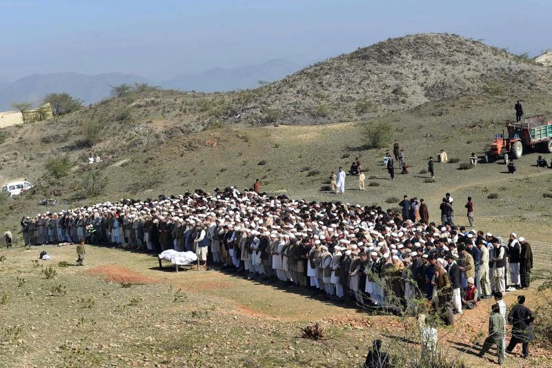 Pakistan troops kill five militants