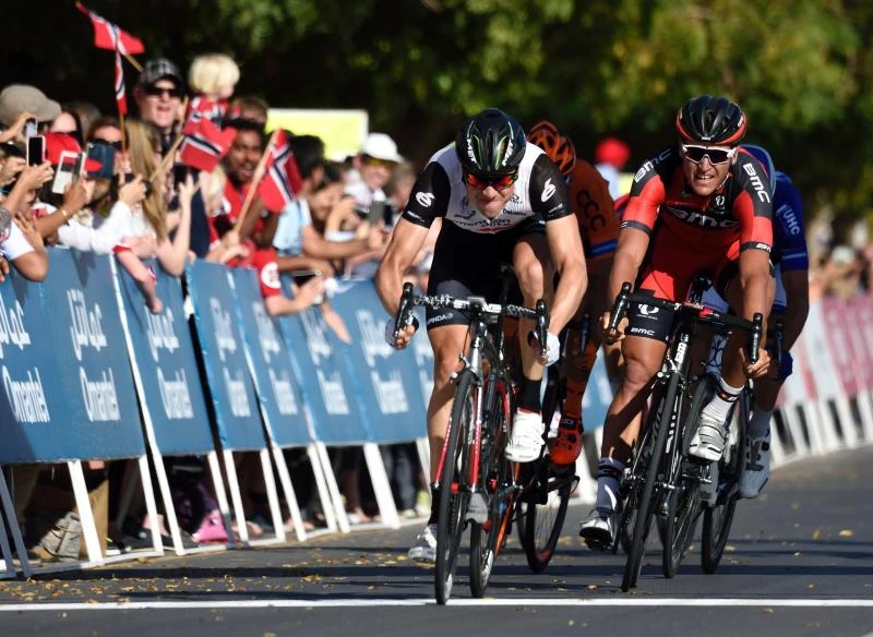 Nibali poised for title; Boasson Hagen wins 5th stage
