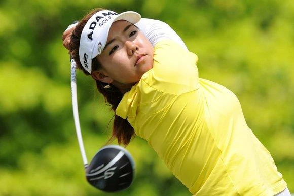 Shin, Nomura, Kang share lead in Australian Open