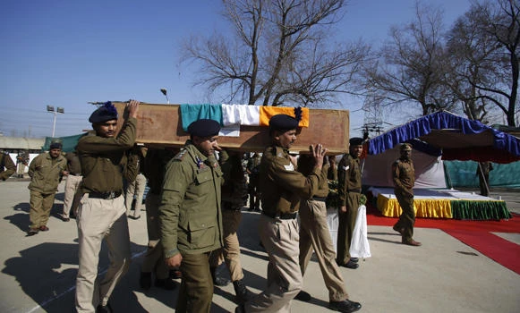 5 dead in Kashmir standoff