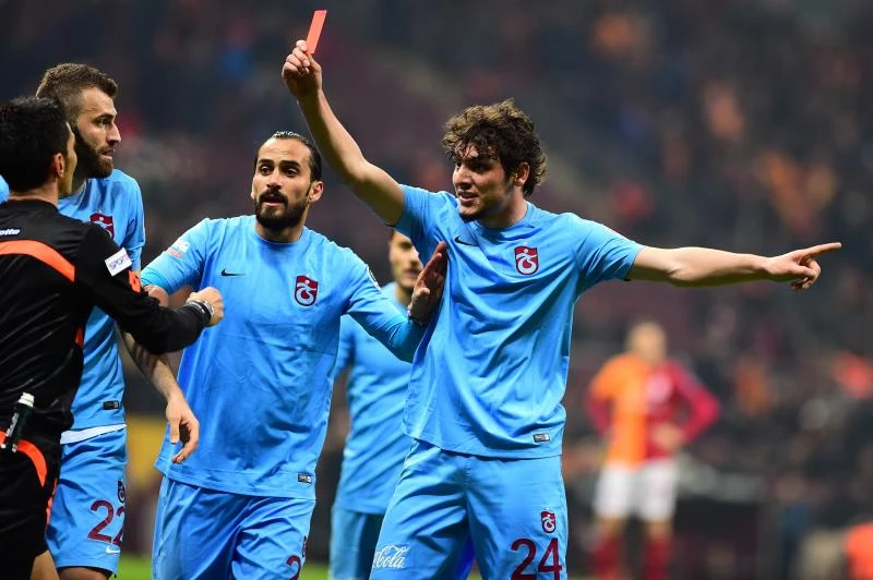 Turkish referee ‘shown red card’ in stormy top-flight clash