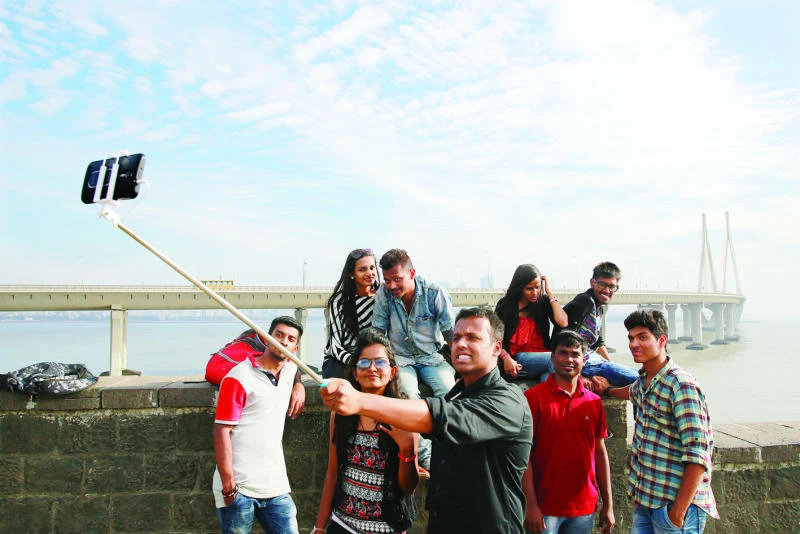 Mumbai sets no-selfie zones as deaths linked to selfies rise