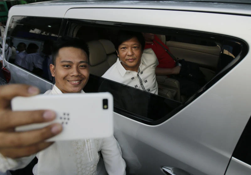 30 years after Marcos’ fall, his son aims for No. 2 job