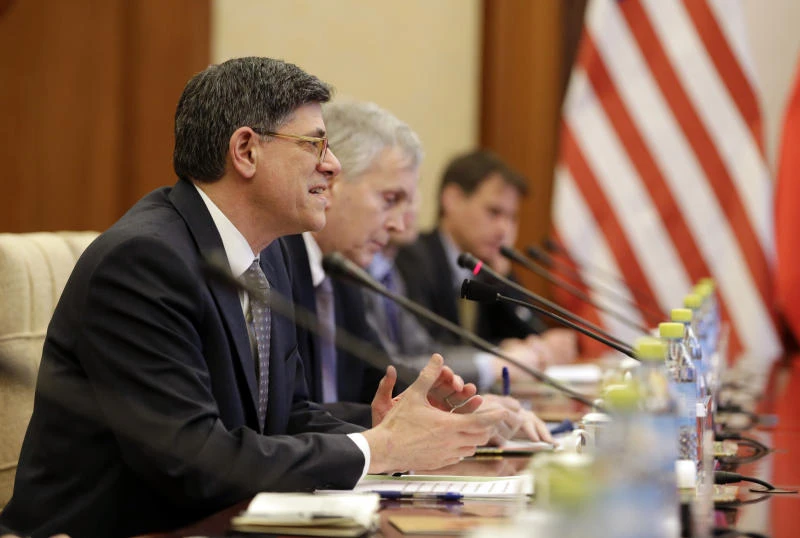 US official urges China to keep moving to market-oriented rates