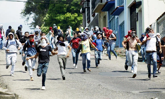 Venezuelan opposition to detail plan to oust Maduro