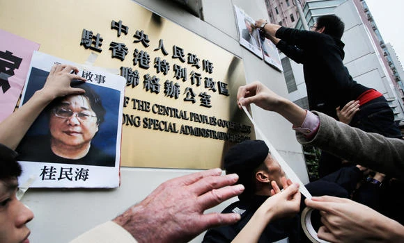 Bookseller back in Hong Kong, meets police