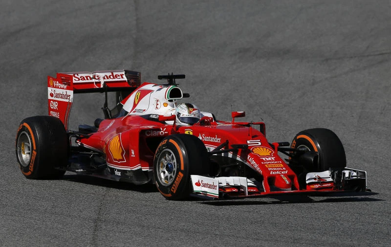Vettel tops testing times