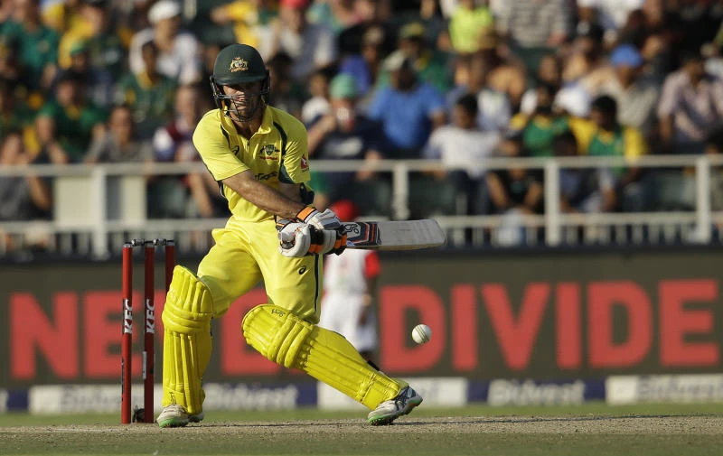 Record-breaking Aussies win last ball thriller