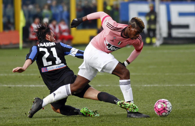 Barcelona, Juventus win away to maintain title charges