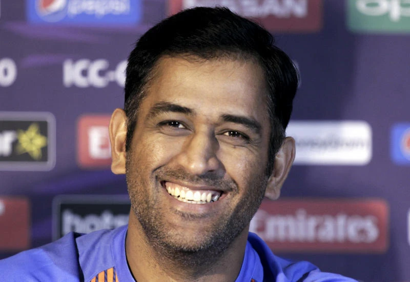 Dhoni plays down India's favorites tag