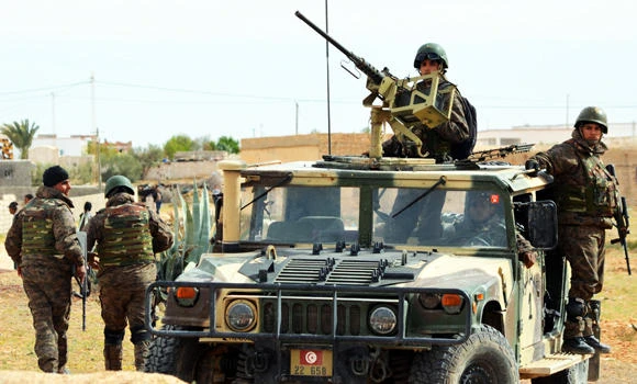 Tunisia hunts for terrorists after deadly border raid