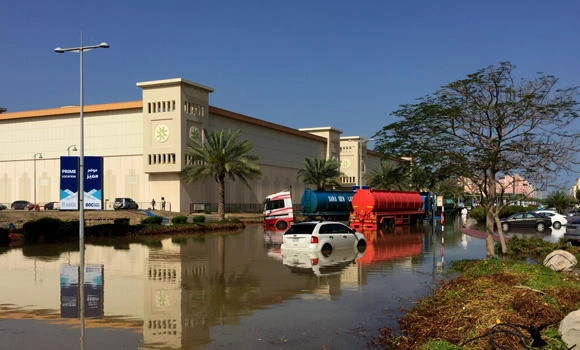 Heavy rain kills six in Oman, UAE