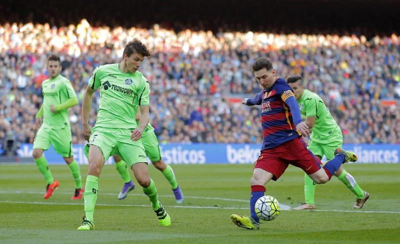 Messi materclass sees Barca hit Getafe for six