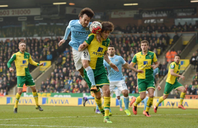 Man City loses ground; Pelle propels Saints