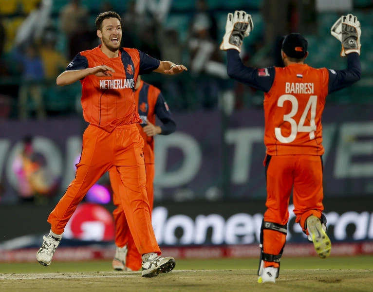 Dutch registers consolation win against Ireland