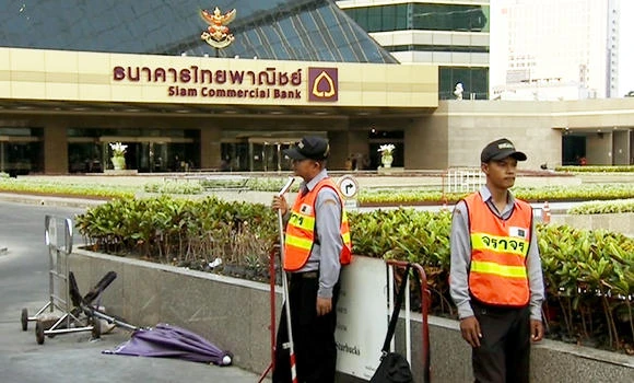 Chemical fire extinguisher bungle kills eight in Thai bank