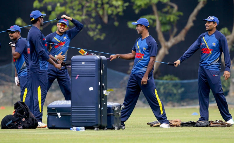 Turbulent champs Sri Lanka face Afghan challenge