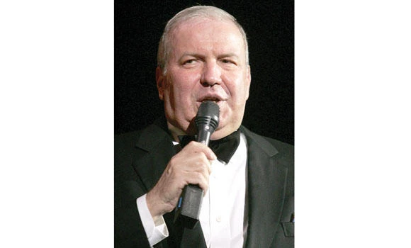 Frank Sinatra, Jr. dies of heart attack
