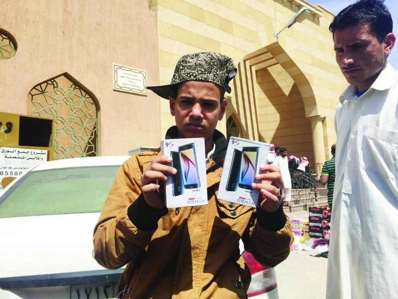 Smartphones sell for SR100 in Riyadh