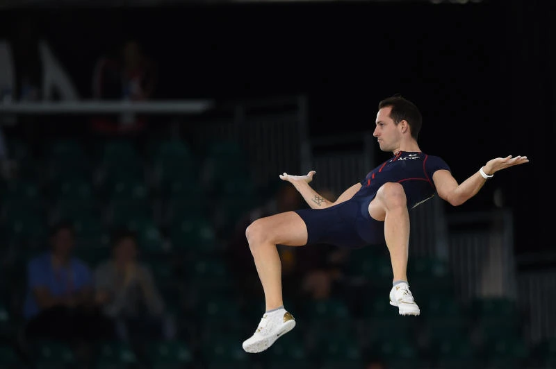 Lavillenie, Suhr soar as World Indoor Championships begin
