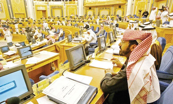 Shoura proposes retirement age of 62