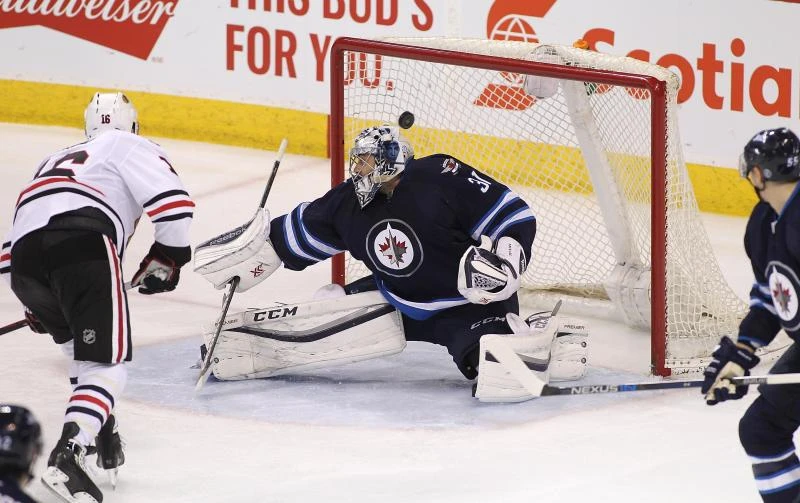 Blackhawks snaps losing streak with win over Jets