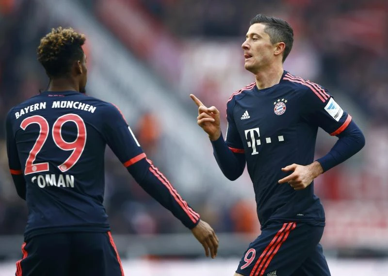 Lewandowski strike sees Bayern edge Cologne