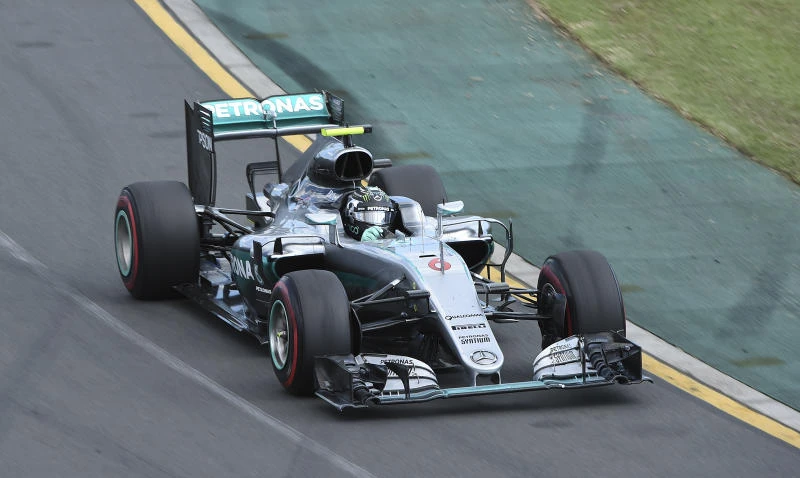 Rosberg upstages Hamilton to win Australian GP