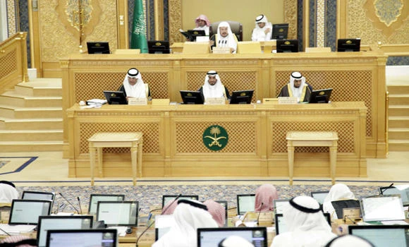 Shoura studies proposal to raise retirement age