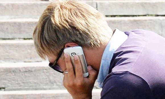 Don't entertain callers seeking personal details, Filipinos warned
