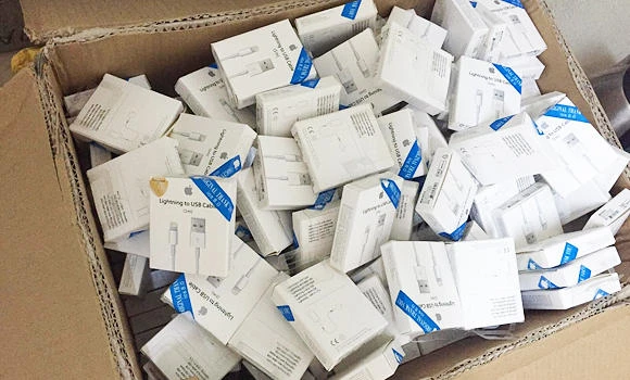 21,000 counterfeit mobile chargers seized