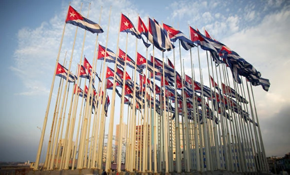 US evicts 58 Cubans as immigration rises