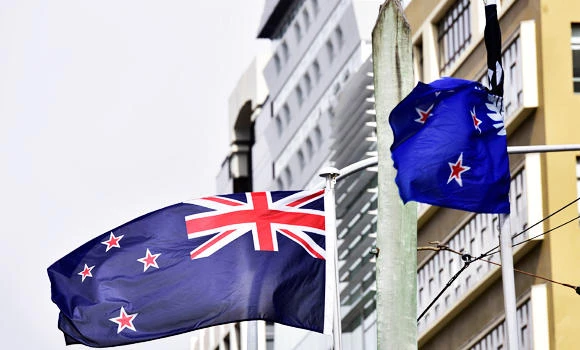 Kiwis vote against changing flag
