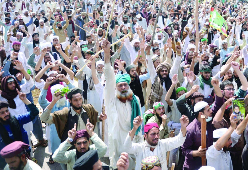 Demonstrators end rally outside Pak Parliament