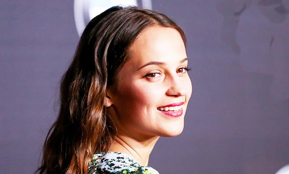 Alicia Vikander