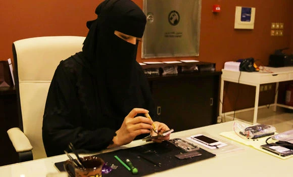 Female staff to have separate space in shops
