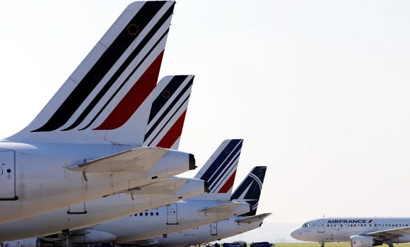 Iran scarf rule ticks off Air France cabin crew
