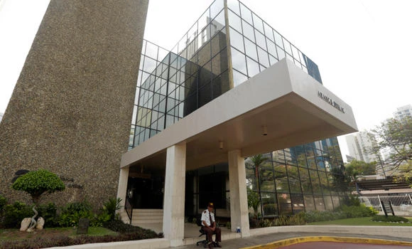 World figures deny wrongdoing as ‘Panama Papers’ turn spotlight on tax