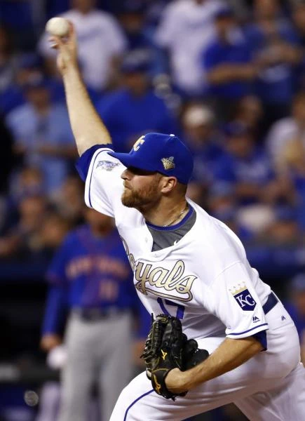 Royals hold off Mets 4-3 in opening rematch of World Series
