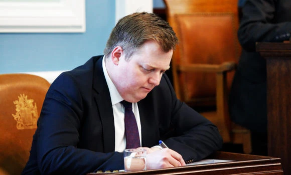 Iceland premier resigns in Panama Papers scandal